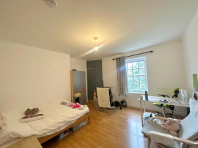 3 bed kings cross guest house